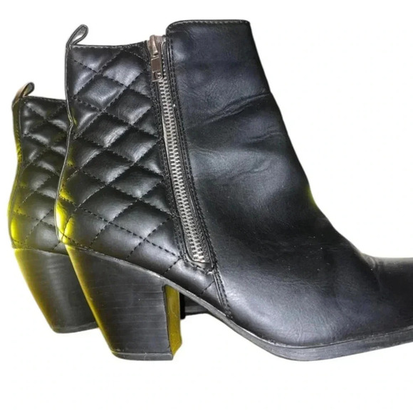 Quilted Black Heeled Booties - Size 7.5 - Picture 2 of 7